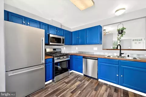 1005 Myrtle Ave, Baltimore, MD 21201 photo 11