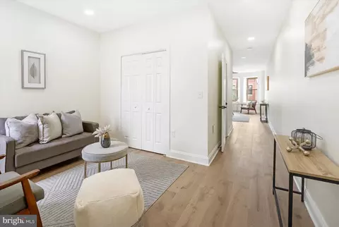 Entry Way - 2330 Madison Ave, Baltimore, MD 21217 photo 17 of 23