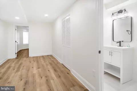 Entry Way - 2330 Madison Ave, Baltimore, MD 21217 photo 21 of 23
