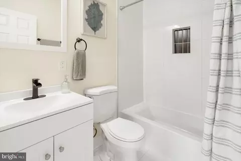 Bath - 2330 Madison Ave, Baltimore, MD 21217 photo 1 of 9