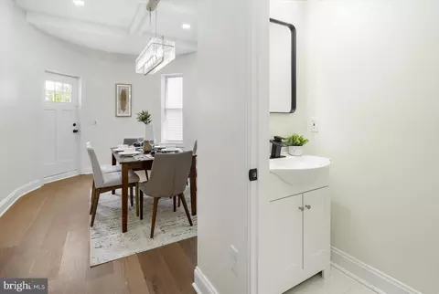 Entry Way - 2330 Madison Ave, Baltimore, MD 21217 photo 7 of 23