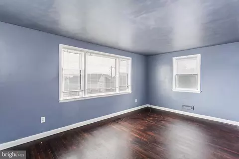 Living - 4914 Hamilton Ave, Baltimore, MD 21206 photo 1 of 3