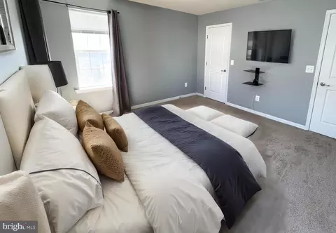 Bedroom - 4422 Old Frederick Rd, Baltimore, MD 21229 photo 3 of 10