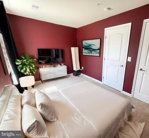 Bedroom - 4422 Old Frederick Rd, Baltimore, MD 21229 photo 10 of 10