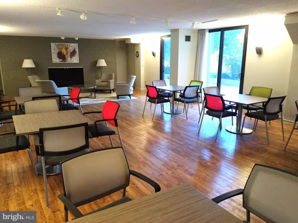 Dining - 4100 N Charles St #511, Baltimore, MD 21218 photo 2 of 2