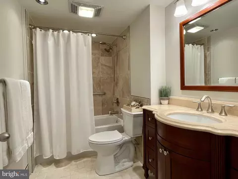Bath - 4100 N Charles St #511, Baltimore, MD 21218 photo 1 of 1