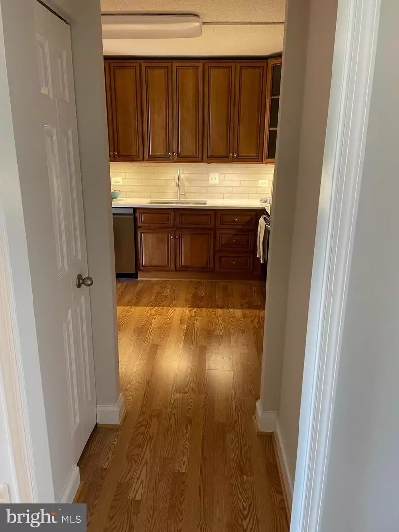 Entry Way - 4100 N Charles St #511, Baltimore, MD 21218 photo 1 of 2