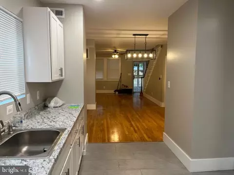Entry Way - 3803 Parkside Dr, Baltimore, MD 21206 photo 5 of 5