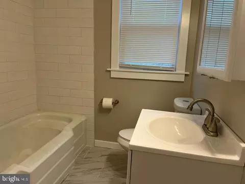 Bath - 3803 Parkside Dr, Baltimore, MD 21206 photo 1 of 3