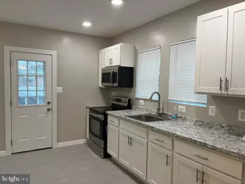 Entry Way - 3803 Parkside Dr, Baltimore, MD 21206 photo 4 of 5