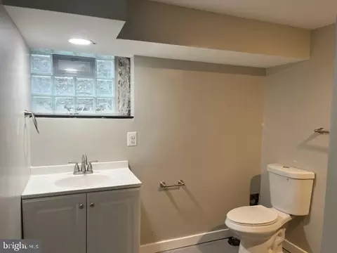 Bath - 3803 Parkside Dr, Baltimore, MD 21206 photo 2 of 3