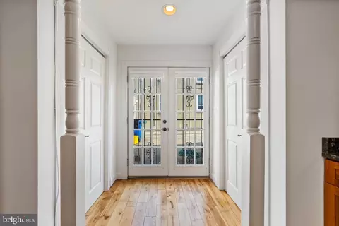 Entry Way - 3224 Odonnell St, Baltimore, MD 21224 photo 4 of 6