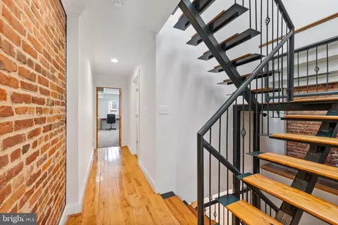 Entry Way - 3224 Odonnell St, Baltimore, MD 21224 photo 5 of 6