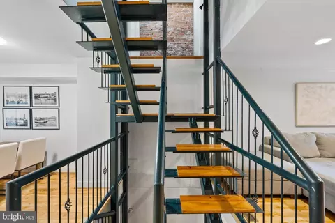 Entry Way - 3224 Odonnell St, Baltimore, MD 21224 photo 3 of 6