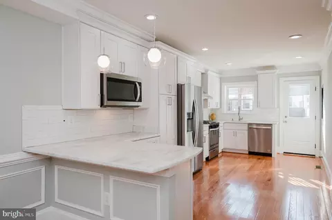 Entry Way - 1444 Andre St, Baltimore, MD 21230 photo 6 of 10