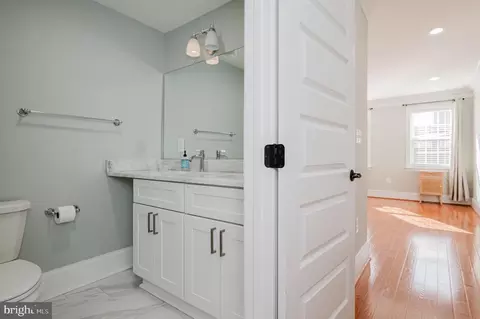 Entry Way - 1444 Andre St, Baltimore, MD 21230 photo 9 of 10