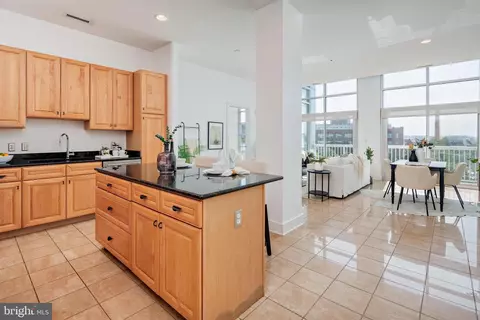 Kitchen - 2772 Lighthouse Pt E #408, Baltimore, MD 21224 photo 1 of 6