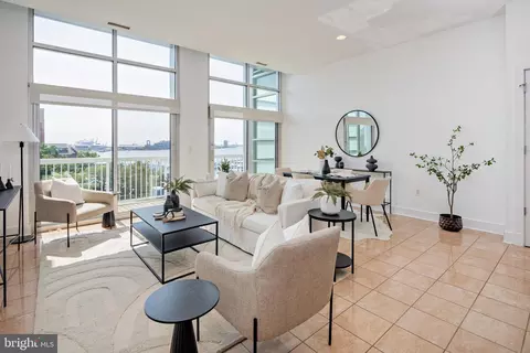 Living - 2772 Lighthouse Pt E #408, Baltimore, MD 21224 photo 2 of 3