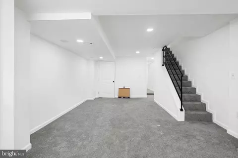 Entry Way - 165 N Monastery Ave, Baltimore, MD 21229 photo 4 of 4