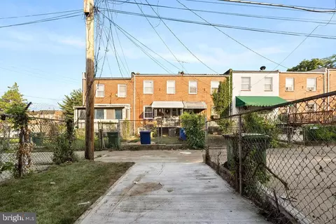 Exterior - 165 N Monastery Ave, Baltimore, MD 21229 photo 2 of 3