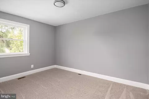 Bedroom - 3845 Brooklyn Ave, Baltimore Highlands, MD 21225 photo 3 of 3
