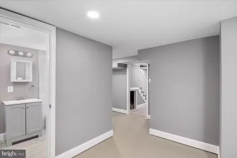 Entry Way - 3845 Brooklyn Ave, Baltimore Highlands, MD 21225 photo 9 of 9