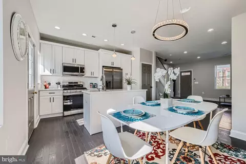Dining - 767 Linnard St, Baltimore, MD 21229 photo 1 of 2