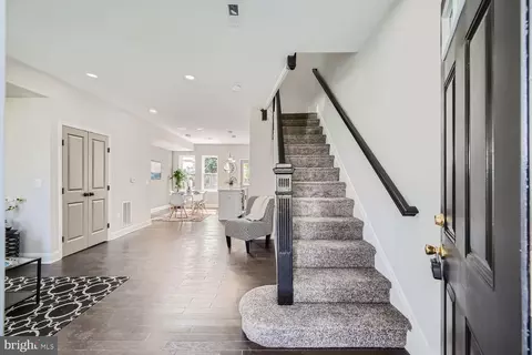 Entry Way - 767 Linnard St, Baltimore, MD 21229 photo 1 of 6