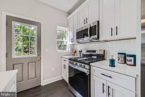 Kitchen - 767 Linnard St, Baltimore, MD 21229 photo 4 of 5