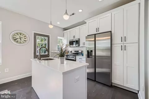 Kitchen - 767 Linnard St, Baltimore, MD 21229 photo 3 of 5