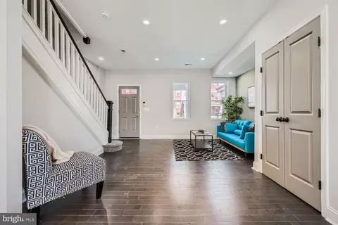 Entry Way - 767 Linnard St, Baltimore, MD 21229 photo 2 of 6