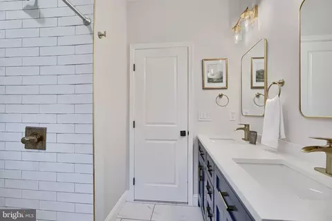 Bath - 5524 Sefton Ave, Baltimore, MD 21214 photo 4 of 7
