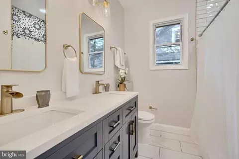Bath - 5524 Sefton Ave, Baltimore, MD 21214 photo 2 of 7