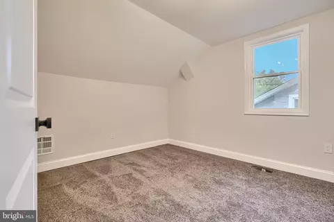 Entry Way - 5524 Sefton Ave, Baltimore, MD 21214 photo 3 of 4
