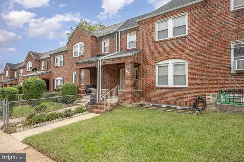 306 Martingale Ave, Baltimore, MD 21229 photo 2