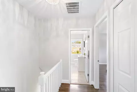 Entry Way - 1247 E Belvedere Ave, Baltimore, MD 21239 photo 2 of 4