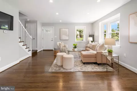 Living - 1247 E Belvedere Ave, Baltimore, MD 21239 photo 2 of 4