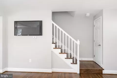 Entry Way - 1247 E Belvedere Ave, Baltimore, MD 21239 photo 1 of 4