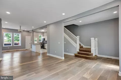 Living - 3816 Bonner Rd, Baltimore, MD 21216 photo 2 of 3