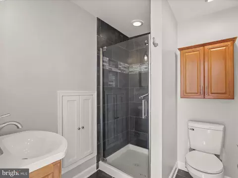 Bath - 1123 Durst St, Baltimore, MD 21230 photo 1 of 4