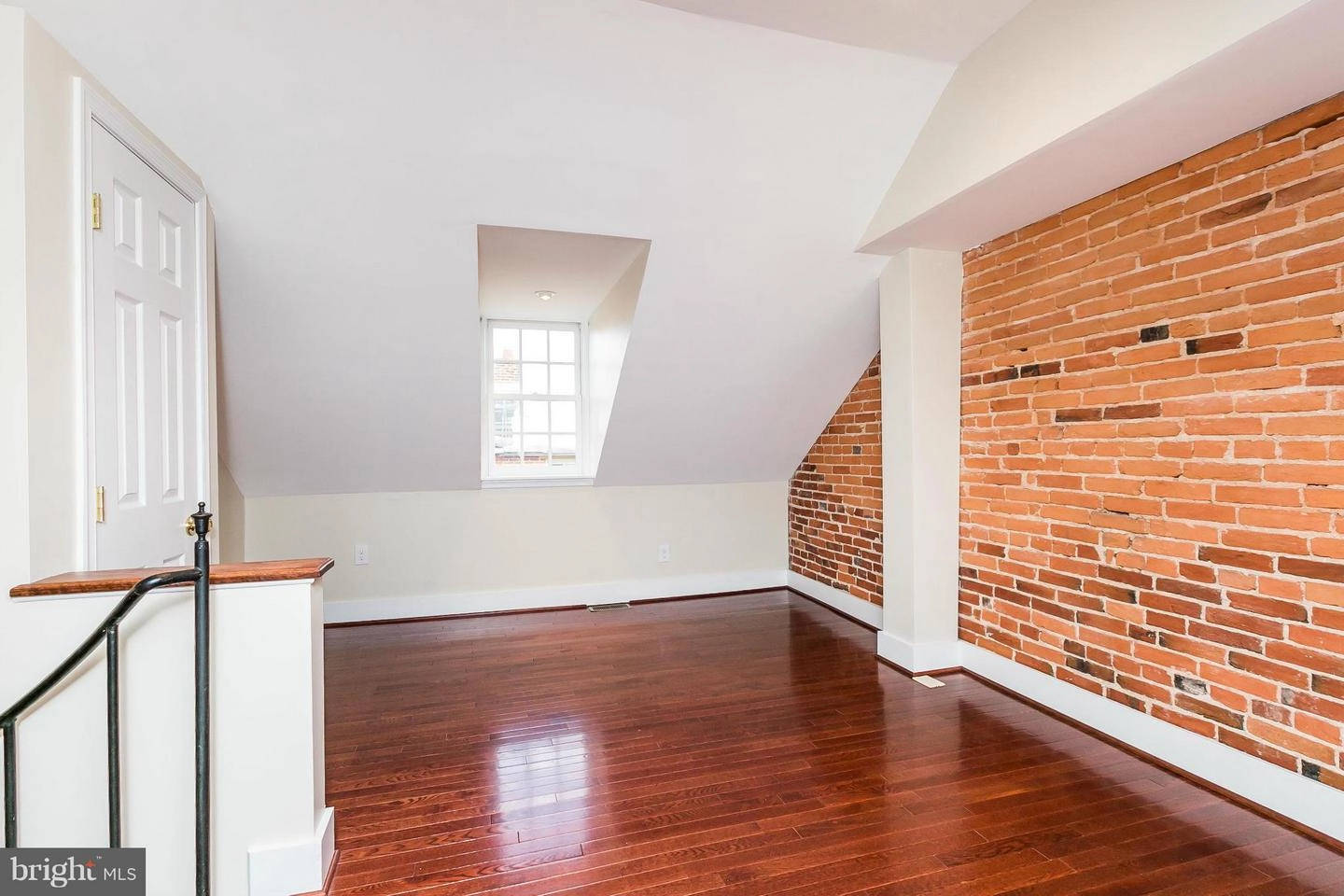 Living - 39 E Hamburg St E, Baltimore, MD 21230 photo 1 of 1