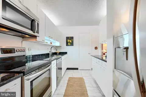 Kitchen - 111 Hamlet Hill Rd #306, Baltimore, MD 21210 photo 1 of 3