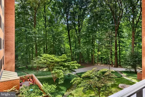Exterior - 111 Hamlet Hill Rd #306, Baltimore, MD 21210 photo 1 of 5