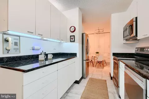 Kitchen - 111 Hamlet Hill Rd #306, Baltimore, MD 21210 photo 3 of 3