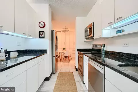 Kitchen - 111 Hamlet Hill Rd #306, Baltimore, MD 21210 photo 2 of 3
