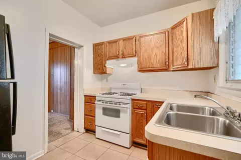 718 E 37th St, Baltimore, MD 21218 photo 7