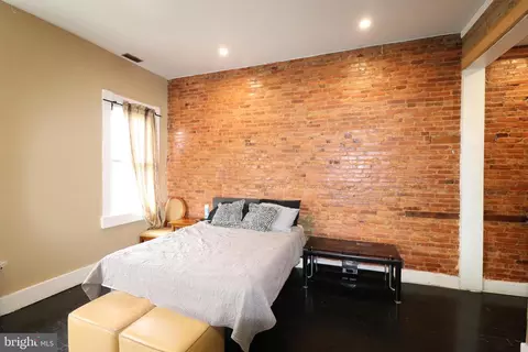 3024 Auchentoroly Ter, Baltimore, MD 21217