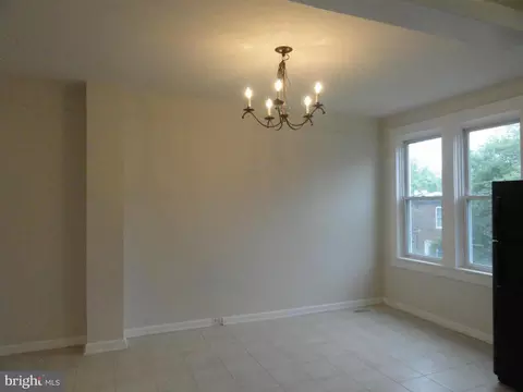Living - 12 S Tremont Rd, Baltimore, MD 21229 photo 3 of 5