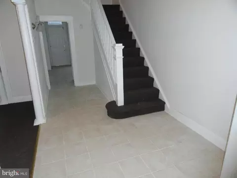 Entry Way - 12 S Tremont Rd, Baltimore, MD 21229 photo 1 of 6