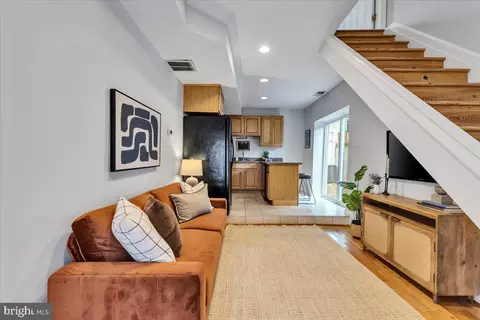 239 S Duncan St, Baltimore, MD 21231 photo 3